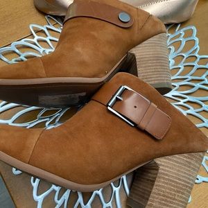 Clogs size9 On SALE SLASHED to $ ______